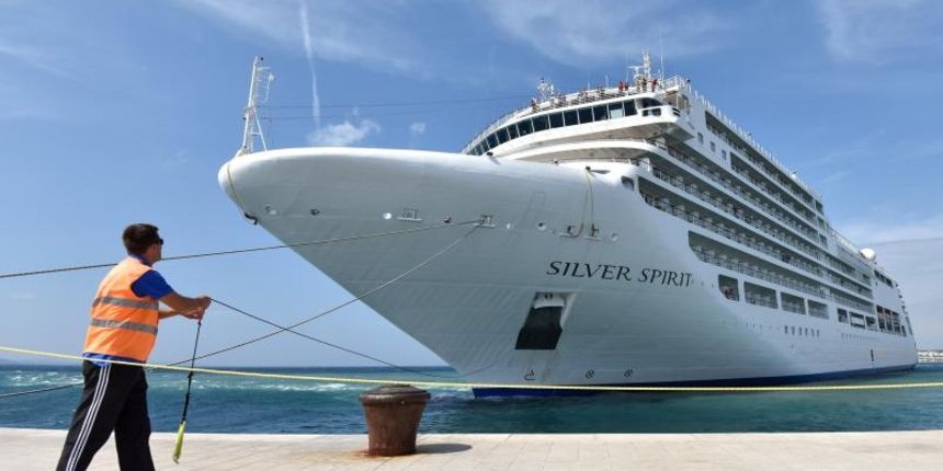 Kruzer Silver Spirit u Zadru 15. rujna 2015.  Foto: Dino Stanin/PIXSELL