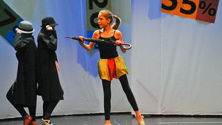 Plesna udruga Gesta: Božićni šoping u SuperOvoj, Foto: Željko Karavida Plesna udruga Gesta: Božićni šoping u SuperOvoj, Foto: Željko Karavida