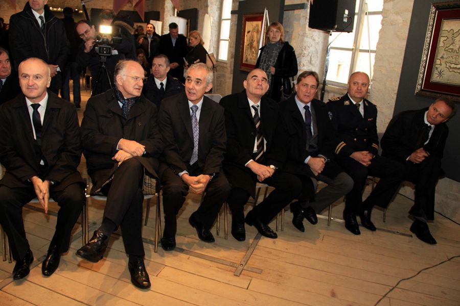 Kneževa palača: Izložba “Tragovi prošlosti na vratima sadašnjosti” Kneževa palača: Izložba “Tragovi prošlosti na vratima sadašnjosti”