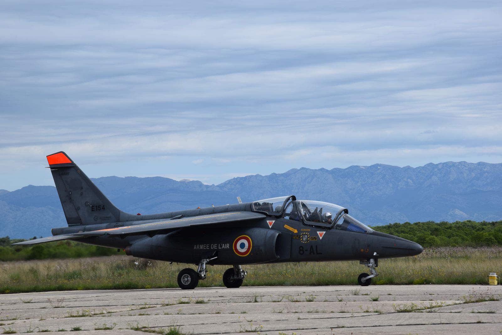 Tri francuska vojna aviona Dassault Alphajet u posjeti bazi Zemunik