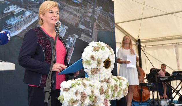 Predsjednica Kolinda Grabar Kitarović otvorila radove na zgradi putničkog terminala u Gaženici. Photo: Dino Stanin/PIXSELL