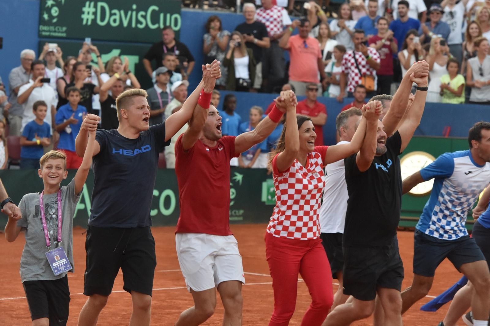 Slavlje hrvatskih tenisača nakon pobjede nad SAD-om Slavlje hrvatskih tenisača nakon pobjede nad SAD-om