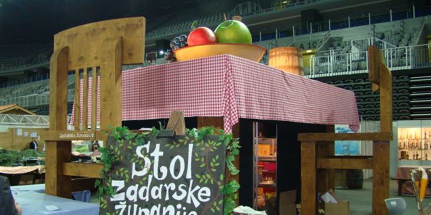 Zadarska županija osvojila 4 priznanja na Eko Etno Hrvatska 2009. Zadarska županija osvojila 4 priznanja na Eko Etno Hrvatska 2009.