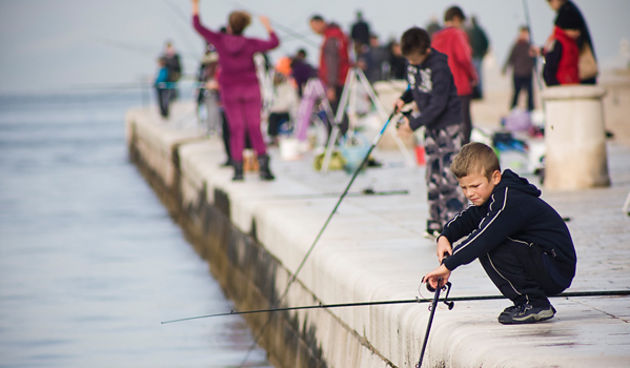 Kup sv. Krševana – Natjecanje u ribolovu s rive (foto:Saša Čuka)