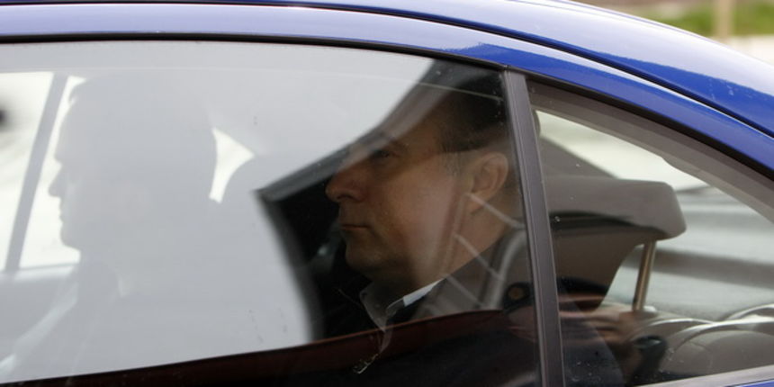 Koprivnica, 300310.
Damir Polancec uhicen je zbog afere Podravka.Policijski sluzbeni automobili su ispred obiteljske kuce u Koprivnici a nakon pretresa policijski sluzbenici privode Damira Polanceca.
Na slici: privodjenje Damira Polanceca u Koprivnici.
Fo Koprivnica, 300310.
Damir Polancec uhicen je zbog afere Podravka.Policijski sluzbeni automobili su ispred obiteljske kuce u Koprivnici a nakon pretresa policijski sluzbenici privode Damira Polanceca.
Na slici: privodjenje Damira Polanceca u Koprivnici.
Fo