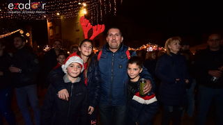 Tisuće Zadrana uživalo na krcatom Narodnom trgu i Tgu Petra Zoranića uz Tomislava Bralića i klapu Intrade Tisuće Zadrana uživalo na krcatom Narodnom trgu i Tgu Petra Zoranića uz Tomislava Bralića i klapu Intrade