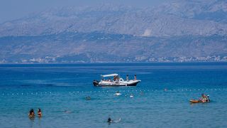 Uvala Lovrečina: Egzotična pješčana oaza na Braču u kojoj su uživali i stari Rimljani Uvala Lovrečina: Egzotična pješčana oaza na Braču u kojoj su uživali i stari Rimljani