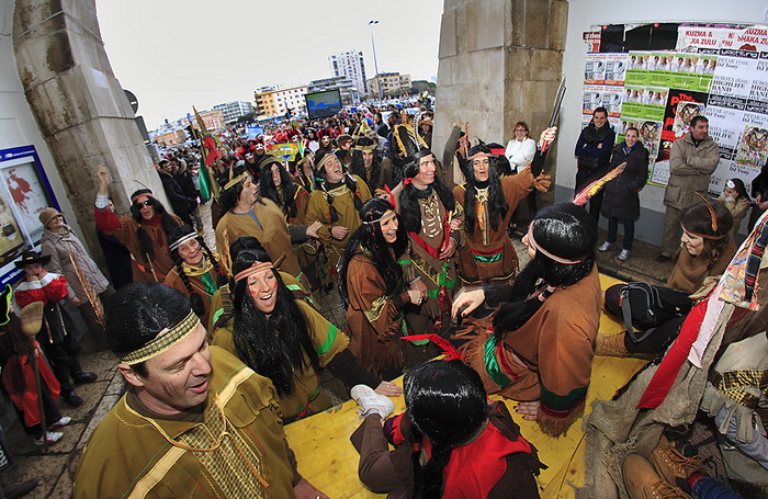 Karneval 2012: Pleme “Crna jama” iz rezervata Stanovi Karneval 2012: Pleme “Crna jama” iz rezervata Stanovi