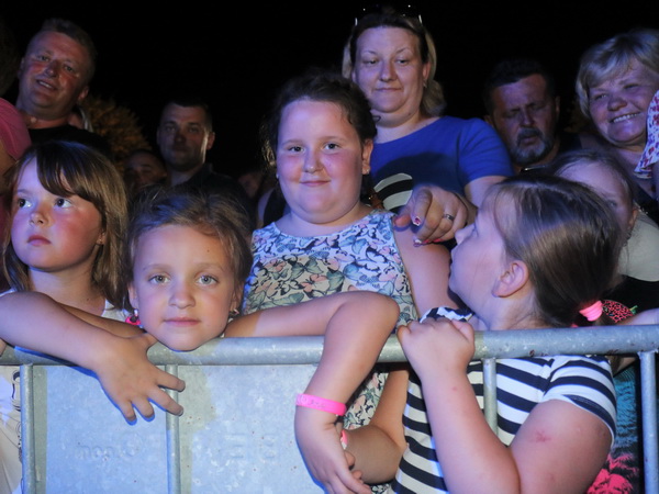 Virsko ljeto 2016: Tomislav Bralić i klapa Intrade oduševili 12 tisuća obožavatelja na virskoj rivi Virsko ljeto 2016: Tomislav Bralić i klapa Intrade oduševili 12 tisuća obožavatelja na virskoj rivi