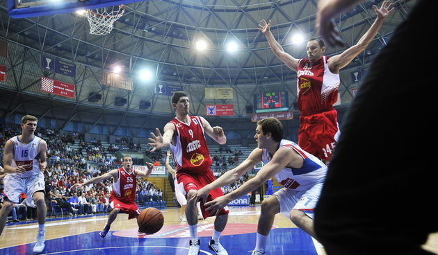 Zagreb, 220511.
KC Drazen Petrovic.
Polulufinale doigravanja kosarkaskog prvenstva Hrvatske: Cibona i Cedevita.
Foto: Boris Kovacev / CROPIX