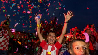 Veličanstven doček četvorice zadarskih Vatrenih od Gradskog mosta do Foruma