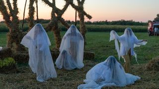 Kozjak: 17. Međunarodni Slama Land Art Festival – “Zlatno doba” Kozjak: 17. Međunarodni Slama Land Art Festival – “Zlatno doba”
