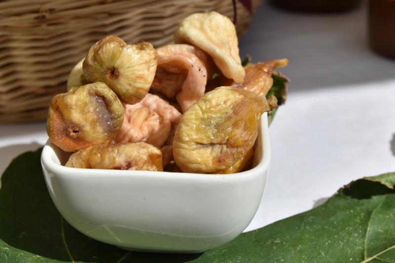 U sklopu 9. Festivala smokve na Trgu pet bunara održava se sajam smokava na kojem proizvođači i prerađivači izlažu i prodaju svoje artikle. Photo: Dino Stanin/PIXSELL U sklopu 9. Festivala smokve na Trgu pet bunara održava se sajam smokava na kojem proizvođači i prerađivači izlažu i prodaju svoje artikle. Photo: Dino Stanin/PIXSELL