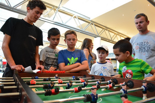 Supernova: Nogometno ludilo i izvlačenje dobitnika automobila Audi A1 Supernova: Nogometno ludilo i izvlačenje dobitnika automobila Audi A1