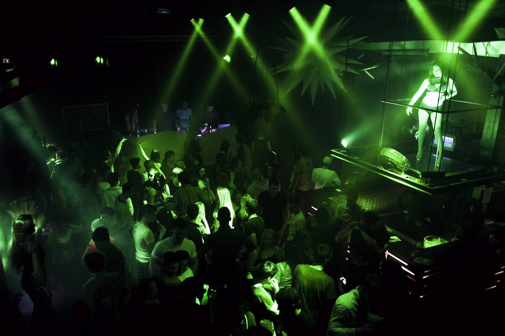 Zagreb, 08.02.2014. – NIGHTLIFE – AQUARIUS – Tri DJ-a (Martyn Negro, Matroda, Stanko Bondža), dva floora, čarobne boje novog lighta i partijaneri raspoloženi za ples do jutra – bila je to formula za dobru zabavu kakva je ove subote vladala u Aquariusu u o Zagreb, 08.02.2014. – NIGHTLIFE – AQUARIUS – Tri DJ-a (Martyn Negro, Matroda, Stanko Bondža), dva floora, čarobne boje novog lighta i partijaneri raspoloženi za ples do jutra – bila je to formula za dobru zabavu kakva je ove subote vladala u Aquariusu u o