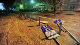 Maribor (Slovenija), 031212.
Prosvjed gradjana Maribora protiv trenutacnog gradonacelnika Franca Kanglera, osumnjicenog za umjesanost u korupciju. Prosvjed je zapoceo okupljanjem nekoliko tisuca ljudi na Trgu Slobode, a zatim se preselio ispred zgrade opc Maribor (Slovenija), 031212.
Prosvjed gradjana Maribora protiv trenutacnog gradonacelnika Franca Kanglera, osumnjicenog za umjesanost u korupciju. Prosvjed je zapoceo okupljanjem nekoliko tisuca ljudi na Trgu Slobode, a zatim se preselio ispred zgrade opc