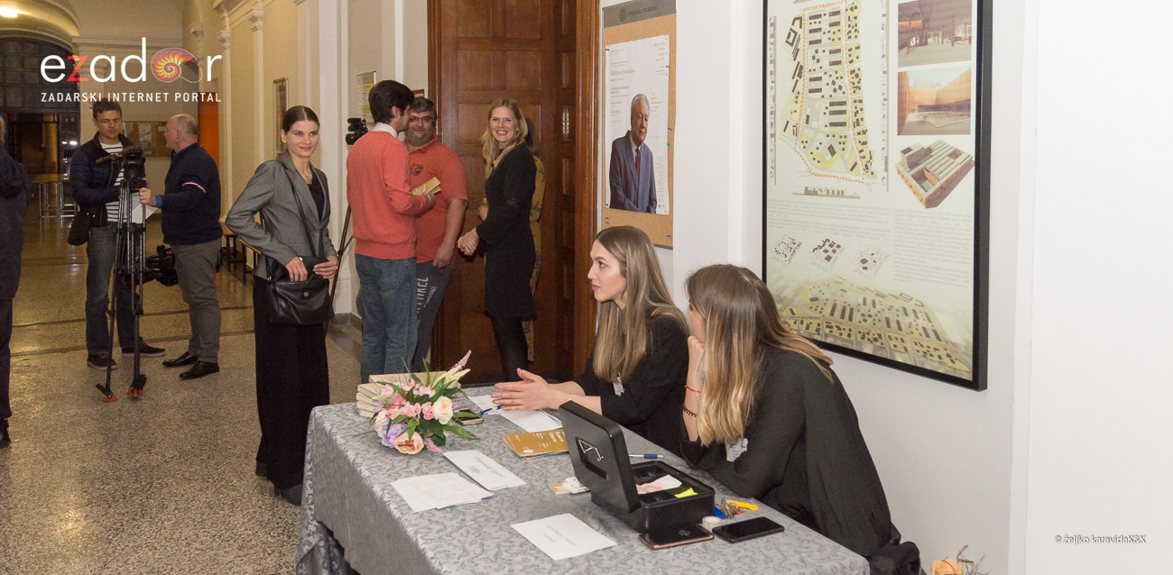 “Glazbena fantazija” Zadarskog komornog orkestra u Svečanoj dvorani Sveučilišta u Zadru. Solist Berislav Šipuš na klaviru, pod ravnanjem maestra Pavla Dešpalja “Glazbena fantazija” Zadarskog komornog orkestra u Svečanoj dvorani Sveučilišta u Zadru. Solist Berislav Šipuš na klaviru, pod ravnanjem maestra Pavla Dešpalja