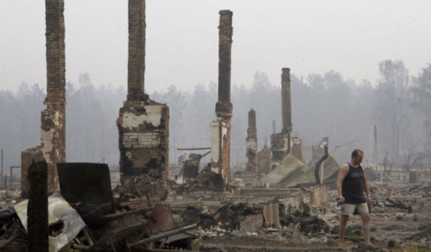 Jedno od brojnih požarišta u okolici Moskve (Foto: AP)