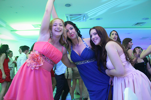 Maturalna večer Ekonomske škole (foto:Saša Čuka) Maturalna večer Ekonomske škole (foto:Saša Čuka)