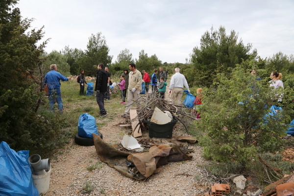 Završena još jedna uspješna “Zelena čistka” u Parku prirode Vransko jezero Završena još jedna uspješna “Zelena čistka” u Parku prirode Vransko jezero
