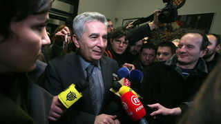 Zagreb, 040110
HDZ, Trg zrtava fasizma 4.
Sjednica predsjednistva HDZ-a zbog najavljenog povratka Ive Sanadera. Zbivanja u HDZ-u od jutra prati veliki broj novinara , fotoreportera i snimatelja.
Na fotografiji: Krunoslav Marinkovic.
Foto: Damjan Tadic / C