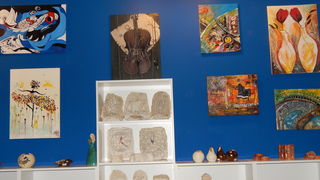 Slikarica Matea Bugarija u Bibinjama predstavila izložbu “Enigma” Slikarica Matea Bugarija u Bibinjama predstavila izložbu “Enigma”