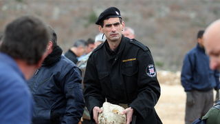 Skabrnja, 230313.
Na Razovljevoj glavici u Skabrnji, uz put koji ce prolaziti uokolo buducega Memorijalnog centra, jutros je izgradjen kriz u suhozidu. U gradnji kriza dimenzija 24 puta 15 metara, visine 80 centimetara te sirine jednog metra sudjelovalo j Skabrnja, 230313.
Na Razovljevoj glavici u Skabrnji, uz put koji ce prolaziti uokolo buducega Memorijalnog centra, jutros je izgradjen kriz u suhozidu. U gradnji kriza dimenzija 24 puta 15 metara, visine 80 centimetara te sirine jednog metra sudjelovalo j