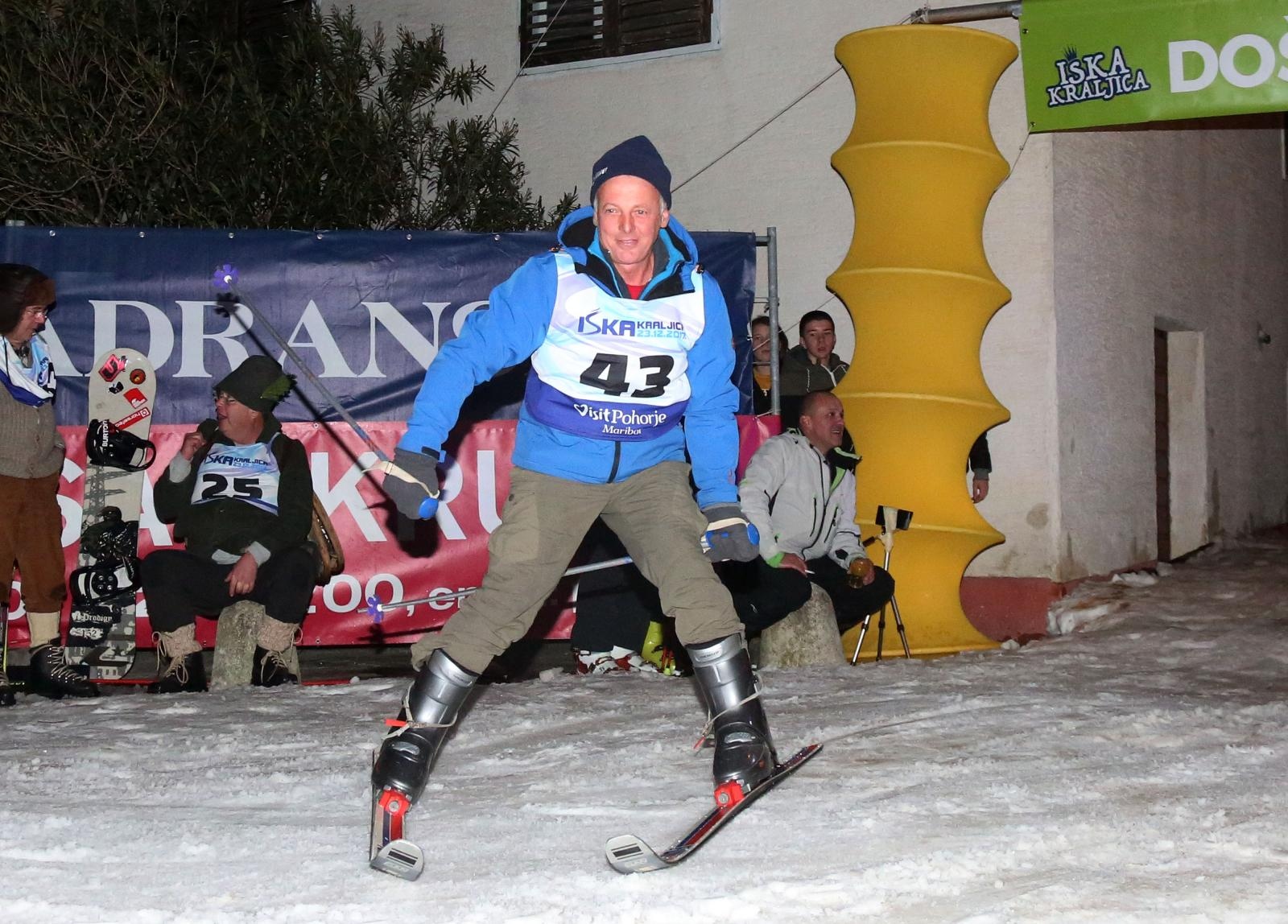 Svjetska atrakcija u Velom Ižu: Održana “Iška kraljica”- prva povijesna skijaška utrka na hrvatskim školjima Svjetska atrakcija u Velom Ižu: Održana “Iška kraljica”- prva povijesna skijaška utrka na hrvatskim školjima