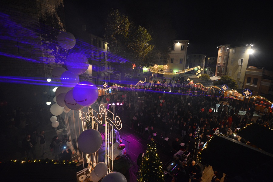 Započeo Advent u Zadru ; foto Iva Perinčić
