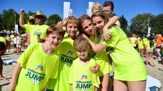 10. dm Millennium Jump na zadarskoj rivi – 3 tisuće skakača poslalo prekrasnu priču u svijet 10. dm Millennium Jump na zadarskoj rivi – 3 tisuće skakača poslalo prekrasnu priču u svijet