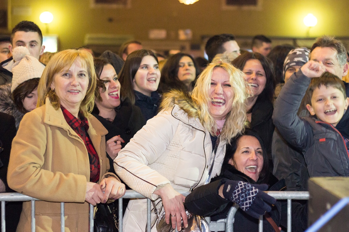 Doček 2017: Najluđa noć na zadarskom Poluotoku privukla više tisuća Zadrana i gostiju Doček 2017: Najluđa noć na zadarskom Poluotoku privukla više tisuća Zadrana i gostiju