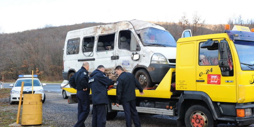 Prometna nesreca mini autobusa (Foto: Cropix) Prometna nesreca mini autobusa (Foto: Cropix)