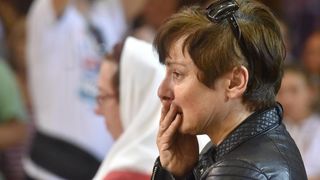 Velik broj vjernika sudjelovalo u procesiji u kojoj je nošeno tijelo Leopolda Bogdana Mandića od crkve Gospe od zdravlja do katedrale sv. Stošije Velik broj vjernika sudjelovalo u procesiji u kojoj je nošeno tijelo Leopolda Bogdana Mandića od crkve Gospe od zdravlja do katedrale sv. Stošije