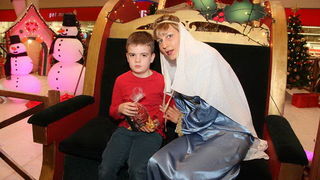 Sv. Luce razveselila mališane u Supernova centru, Foto: Iva Perinčić Sv. Luce razveselila mališane u Supernova centru, Foto: Iva Perinčić