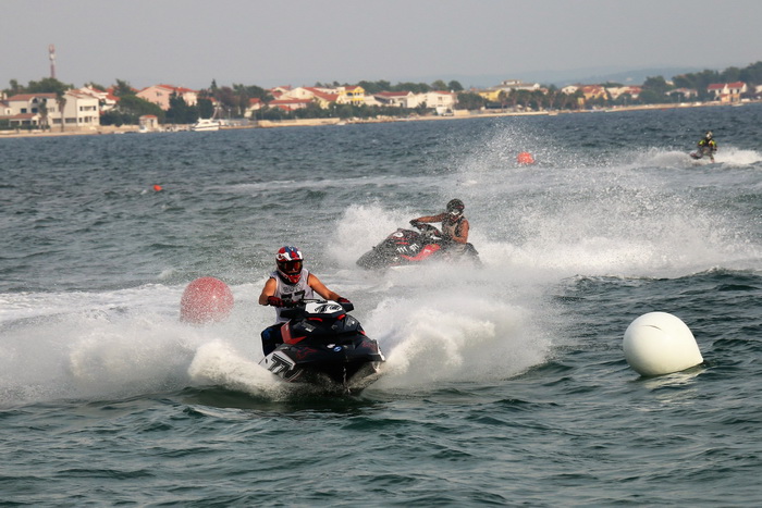 Vir: Slobodan trening na plaži Jadro pred utrke Alpe Adria Jest Ski Toura. Foto: Kažimir Škrbić/Virski list
