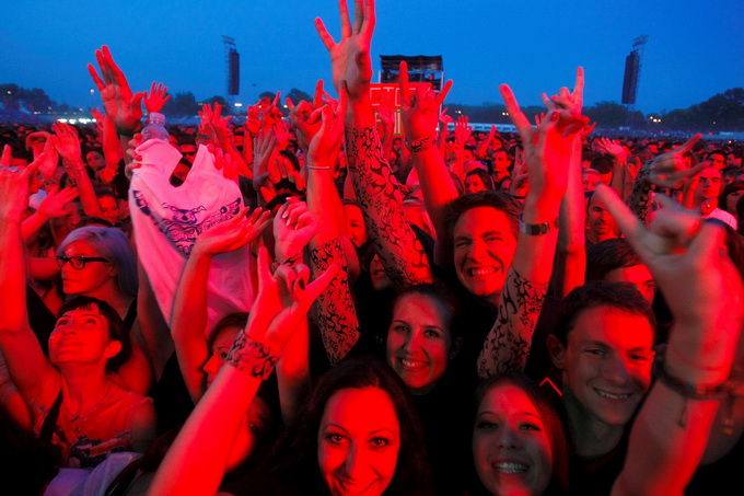 Zagreb, 290812.
Hipodrom.
Americka rock skupina Red Hot Chili Peppers u sklopu svjetske turneje kojom promovira deseti studijski album “I’m with You” iz 2011. nastupila je po prvi put pred zagrebackom publikom.
Predgrupa na koncertu su bili kao posebni go