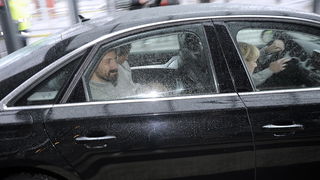 Ljubljana, 071110.
Danas je na ljubljansku zracnu luku Brnik stigao glumac Halit Ergenc poznatiji kao Onur iz sapunice 1001 noc. Stigao je avionom Turkisch airlinesa iz Istanbula.
Na slici: glumac Halit Ergenc odvezao se u Audiu A8.
Foto: Sime Sokota / CR Ljubljana, 071110.
Danas je na ljubljansku zracnu luku Brnik stigao glumac Halit Ergenc poznatiji kao Onur iz sapunice 1001 noc. Stigao je avionom Turkisch airlinesa iz Istanbula.
Na slici: glumac Halit Ergenc odvezao se u Audiu A8.
Foto: Sime Sokota / CR