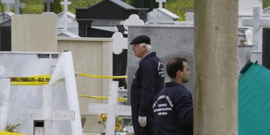 Istražitelji na grobu ciparskog predsjednika Tassosa Papadopoulosa (Foto: AP) Istražitelji na grobu ciparskog predsjednika Tassosa Papadopoulosa (Foto: AP)