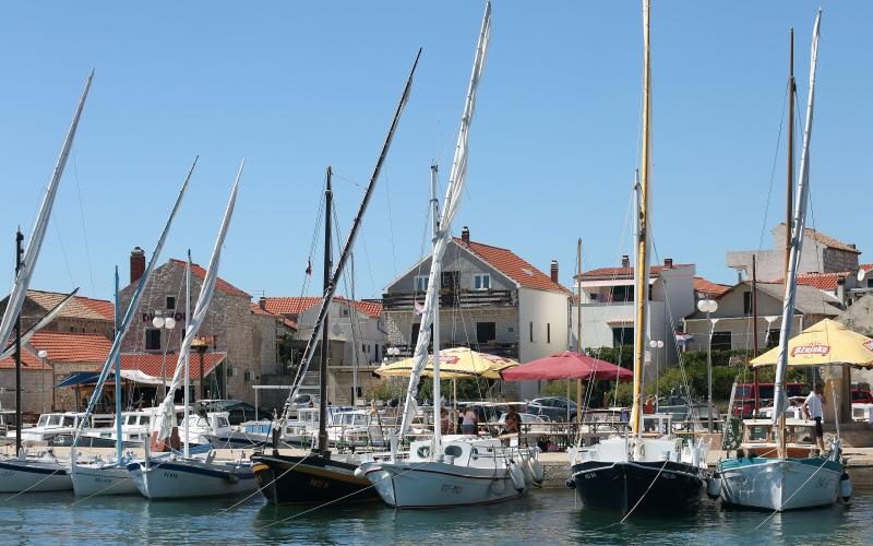 Betina: Regata na latinsko idro “Za dušu i tilo”. Photo: Duško Jaramaz/PIXSELL