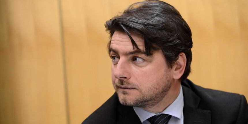 Zagreb, 250413.
Markov trg.
Sabor.
Redovita sjednica Sabora s raspravom o Prijedlogu strategije razvoja turizma Republike Hrvatske do 2020. godine.
Na fotografiji: Darko Lorencin.
Foto: Goran Mehkek / CROPIX