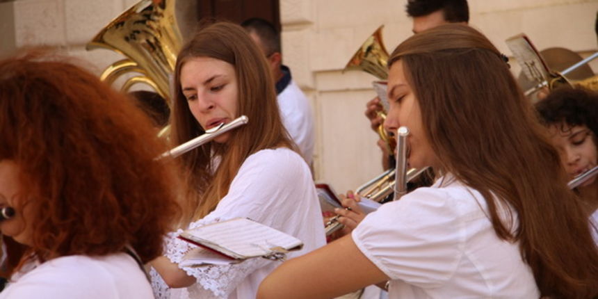 Polaganje lovorovog vijenca na spomen obilježje u povodu Dana antifašističke borbe Polaganje lovorovog vijenca na spomen obilježje u povodu Dana antifašističke borbe