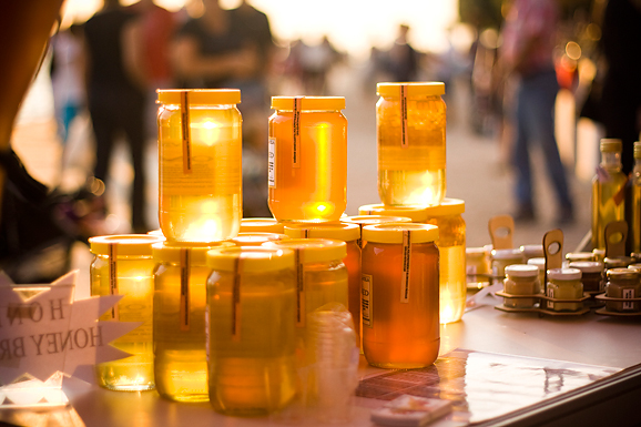 “Kupujmo hrvatsko” i “Vrijedne ruke” (foto:Saša Čuka) “Kupujmo hrvatsko” i “Vrijedne ruke” (foto:Saša Čuka)