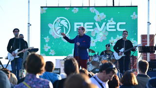 Otvorenje Peveca uz Mladena Grdovića i Klapu Intrade Otvorenje Peveca uz Mladena Grdovića i Klapu Intrade