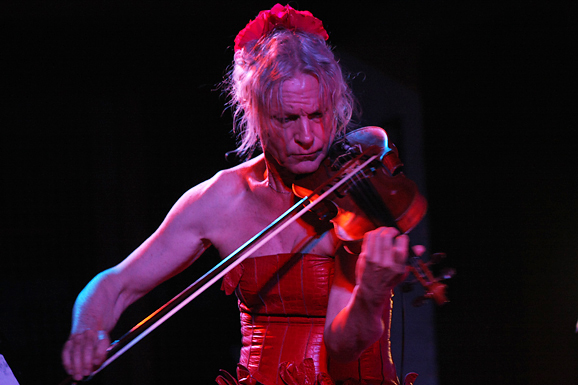 Darko Rundek u Arsenalu (foto:Saša Čuka) Darko Rundek u Arsenalu (foto:Saša Čuka)