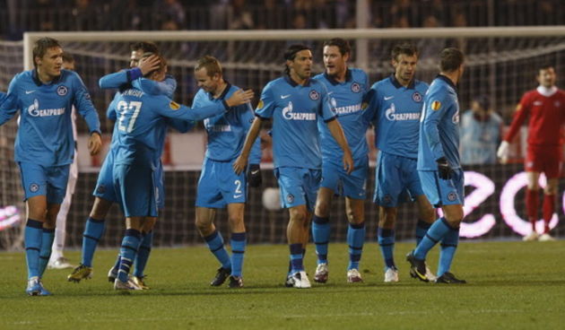 Sankt Petersburg, 211010.
Gradski stadion Petrovski.
Nogometna utakmica 3. kola Europske lige izmedju Zenita i Hajduka.
Na fotografiji: slavlje nigraca Zenita.
Foto: Ante Cizmic / CROPIX