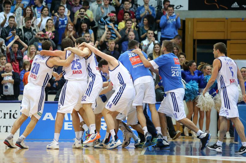 KC Drazen Petrovic, Zagreb – Treca utakmica finala doigravanja za prvaka Hrvatske, KK Cibona – KK Zadar. Photo: Igor Kralj/PIXSELL KC Drazen Petrovic, Zagreb – Treca utakmica finala doigravanja za prvaka Hrvatske, KK Cibona – KK Zadar. Photo: Igor Kralj/PIXSELL