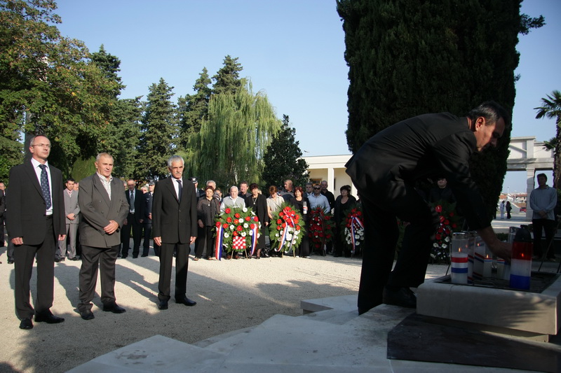 Image 1054165 (auto)