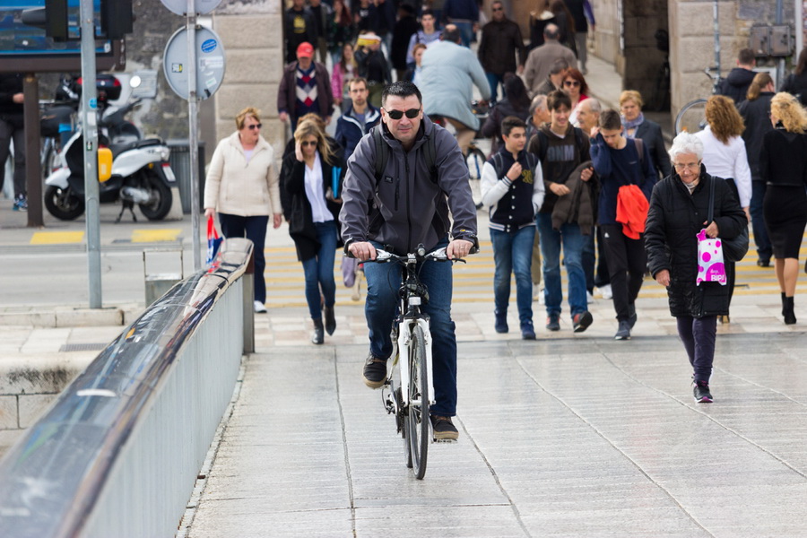 Đir po gradu 22. studenog 2016. Foto: Bojan Bogdanić Đir po gradu 22. studenog 2016. Foto: Bojan Bogdanić