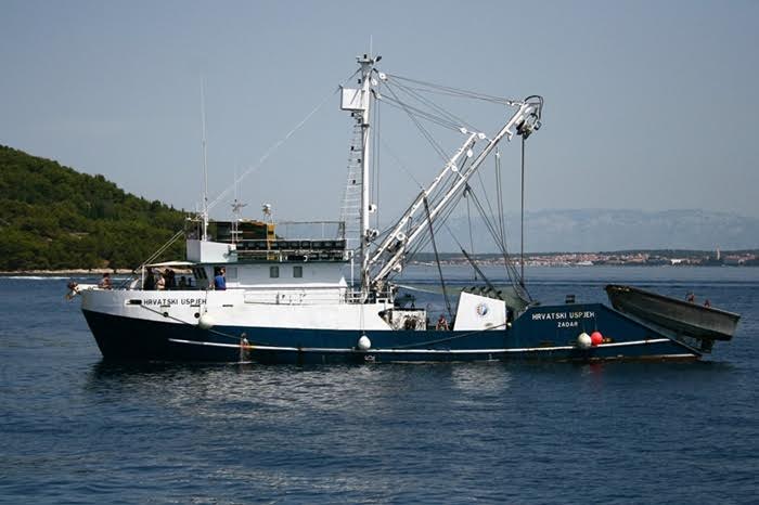 Tunuara 2016 – parada mažoretkinja, kuhanje brudeta & defile ribarica. Foto: Marija Cvetković