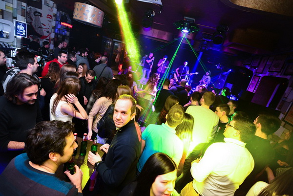 Mjesni Odbor u Maraschino Baru. Foto: Iva Perinčić Mjesni Odbor u Maraschino Baru. Foto: Iva Perinčić